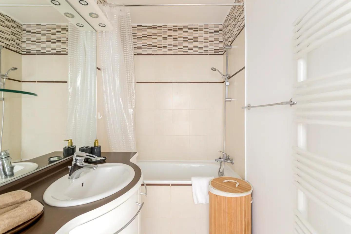 8P - 3Br Le Marais Spacious - Central - Historic Apt Paris Luaran gambar